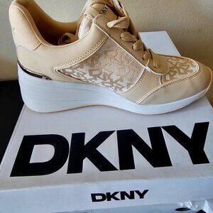 Brand New DKNY KALINA WEDGE SNEAKER 7.5